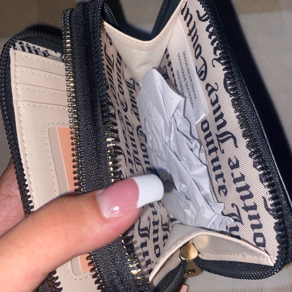 NWT Juicy Couture dual-zip organizer 🥥 - Picture 5 of 6